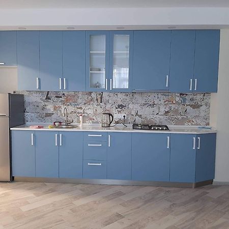 Bubukin Apartamento Batumi Exterior foto