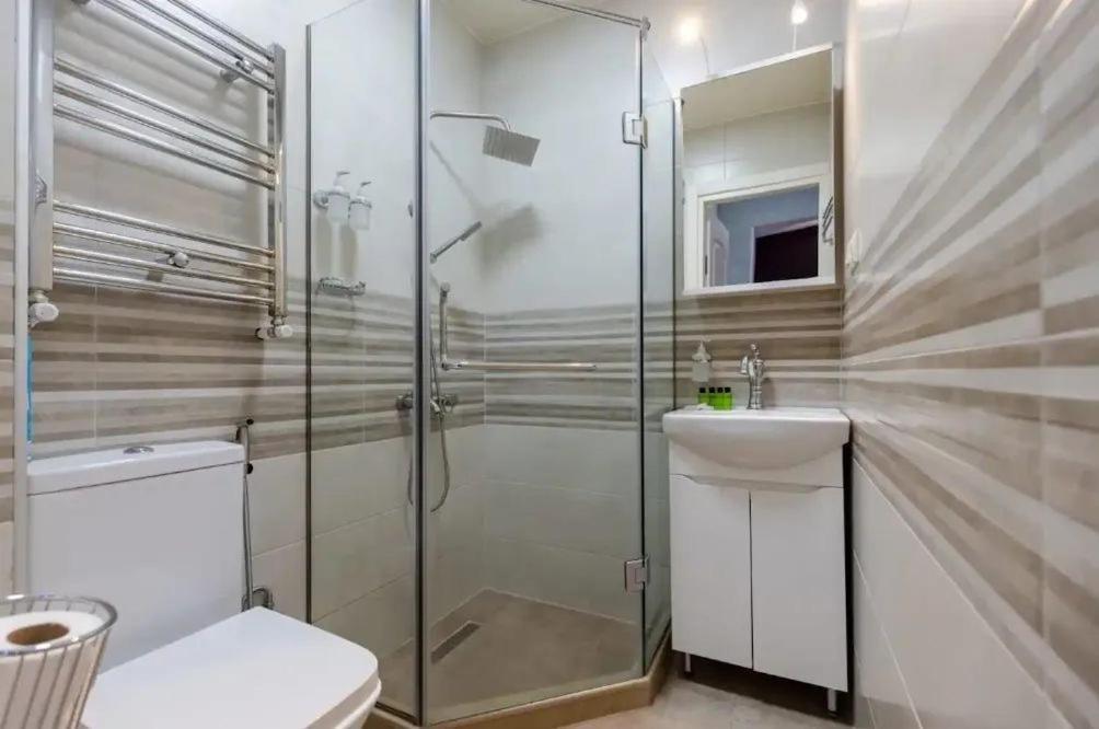 Bubukin Apartamento Batumi Exterior foto
