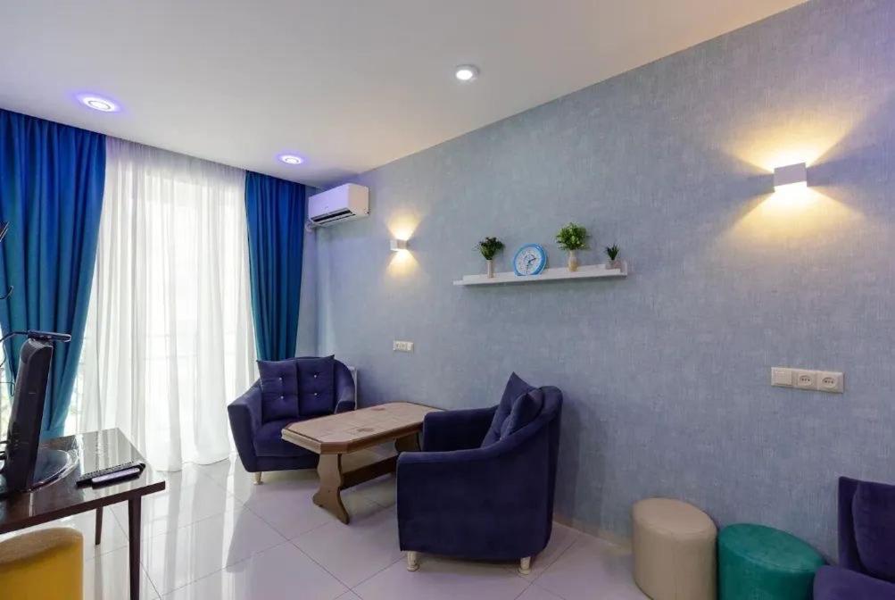 Bubukin Apartamento Batumi Exterior foto