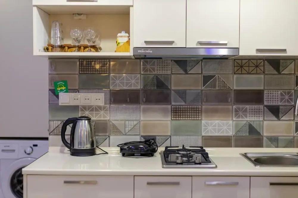 Bubukin Apartamento Batumi Exterior foto