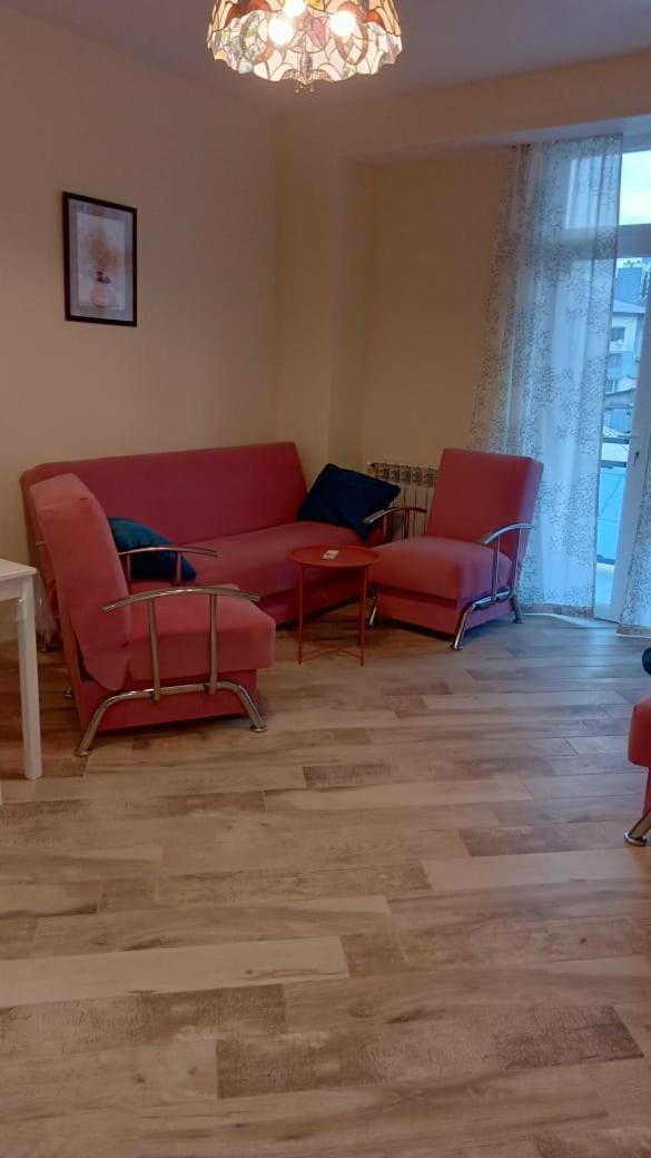 Bubukin Apartamento Batumi Exterior foto