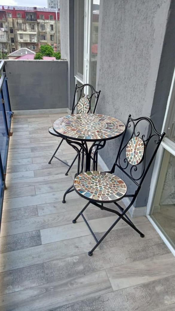 Bubukin Apartamento Batumi Exterior foto